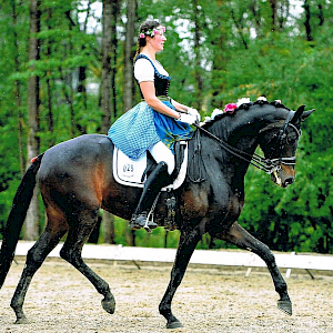 Franziska Knoblauch mit Fleur de Nuit - M-Sieg
